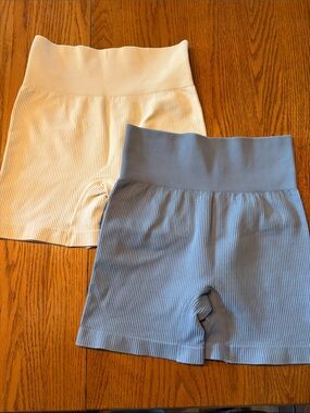 2 Pairs Cream and Blue Ribbed Biker Shorts